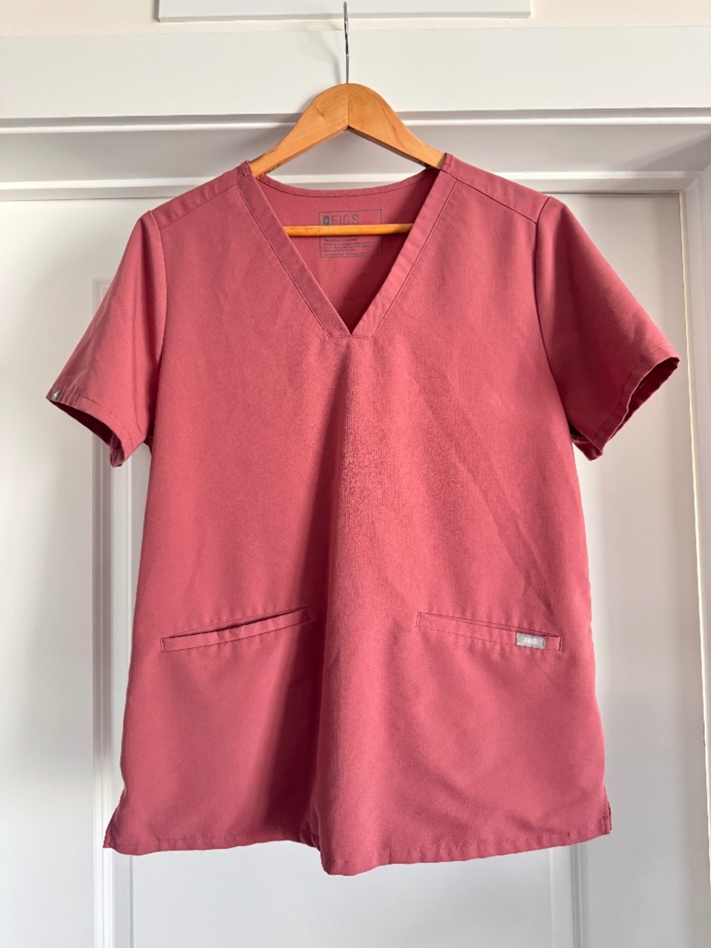 FIGS Casma Three-Pocket Scrub Top Dusty Rose Mauve Pink Size Large